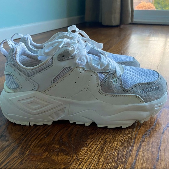 Umbro Sneakers - Picture 1 of 4